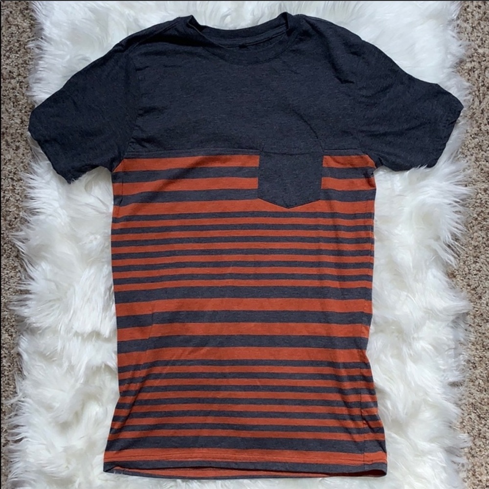 🎉HP🎉 $5 in any bundle! Red Camel Pocket Tee
